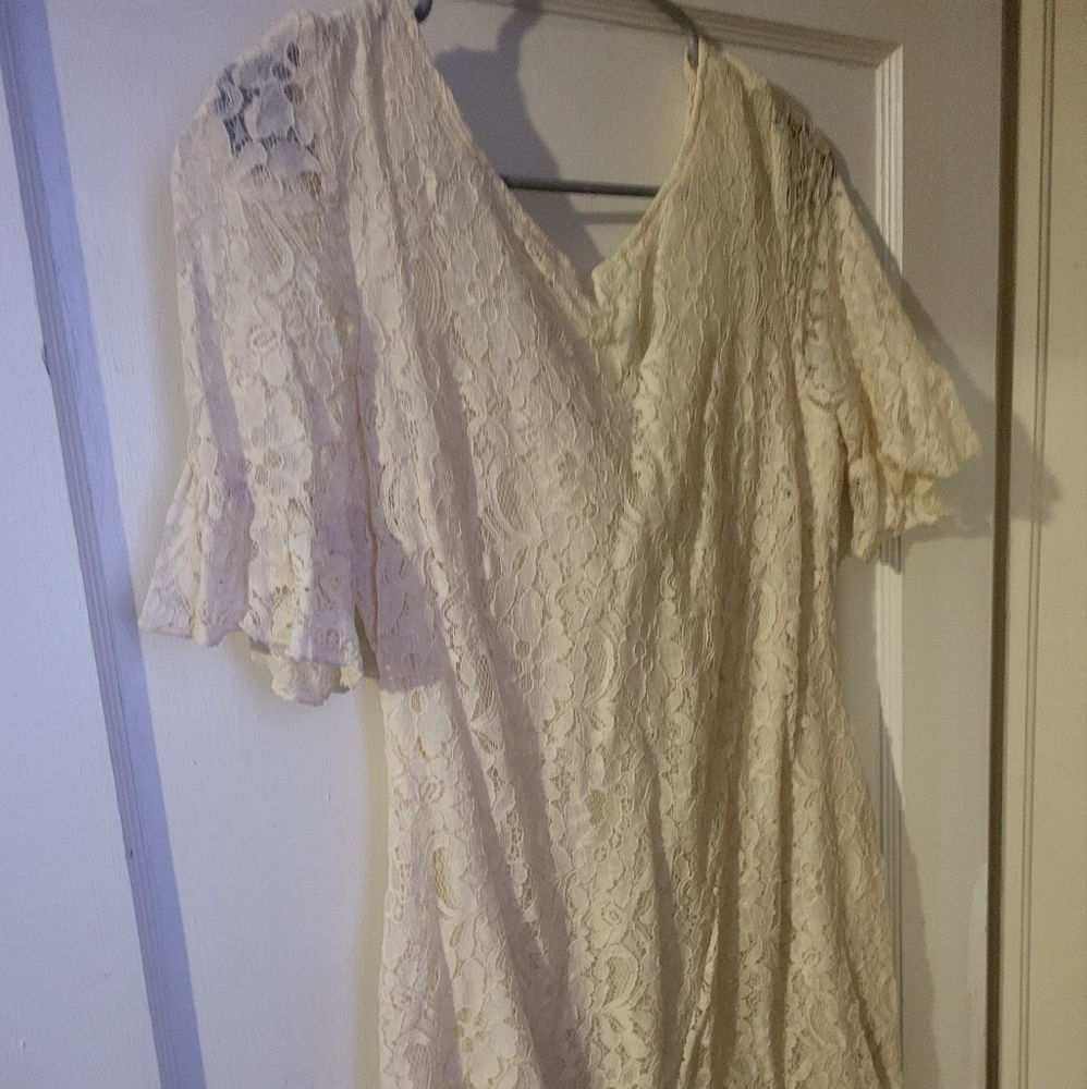 Tulle ladies size l lace cream dress